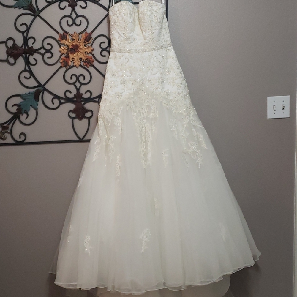 Mark Lesley Wedding Dress